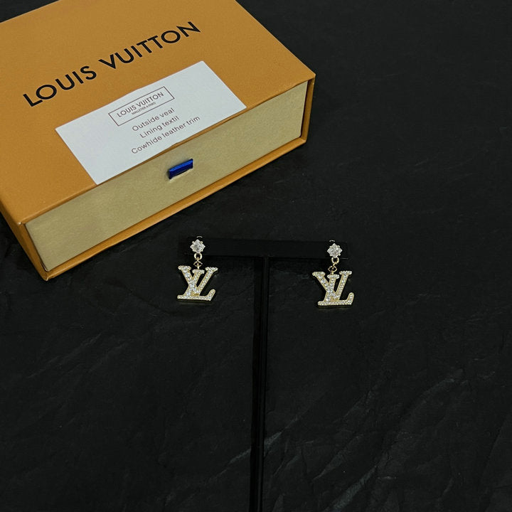 LV earrings gold 2